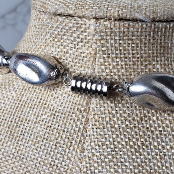 VINTAGE Hollow Silver Beaded Necklace Screw Clasp RARE FIND - Picture 2 of 7